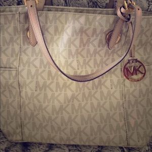Micheal Kors Handbag